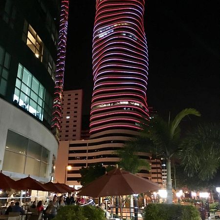 Luxury Suites River Front Γκουαγιακίλ Εξωτερικό φωτογραφία