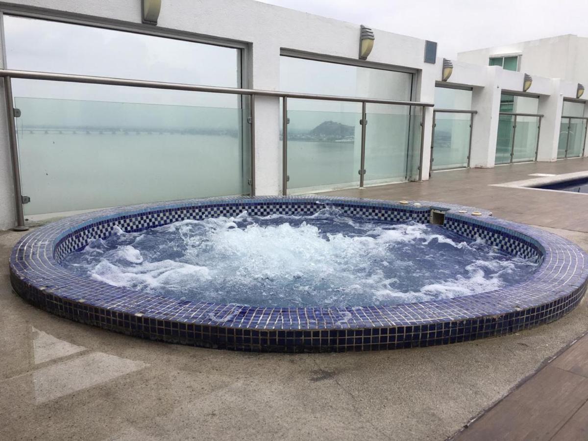 Luxury Suites River Front Γκουαγιακίλ Εξωτερικό φωτογραφία