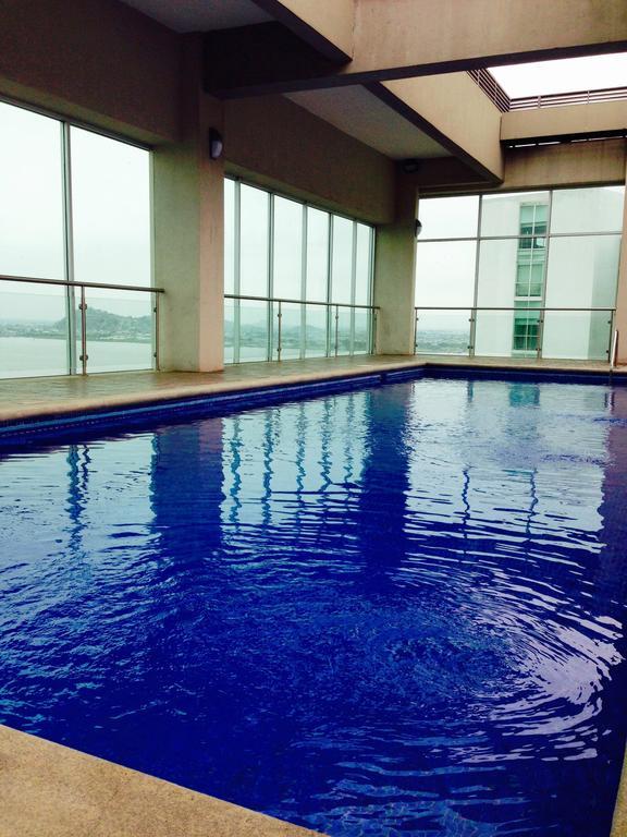 Luxury Suites River Front Γκουαγιακίλ Δωμάτιο φωτογραφία