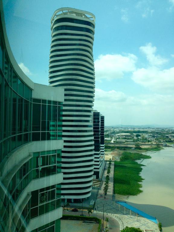 Luxury Suites River Front Γκουαγιακίλ Δωμάτιο φωτογραφία