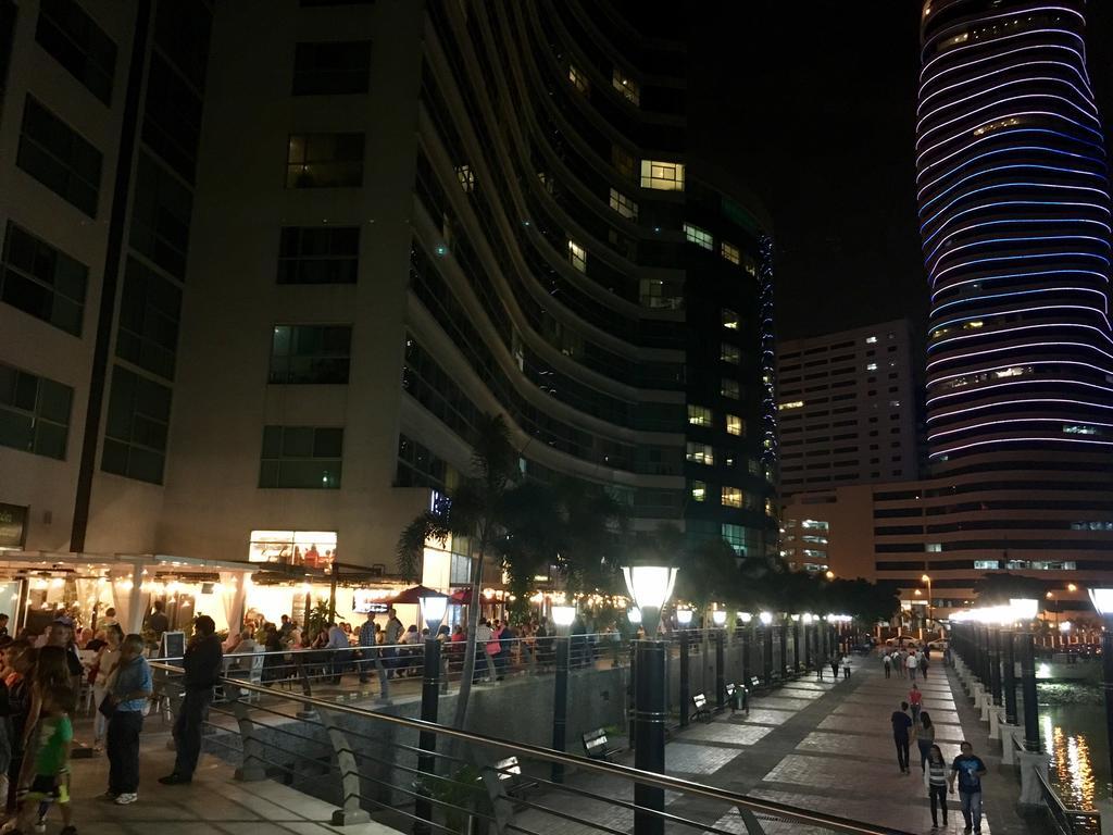 Luxury Suites River Front Γκουαγιακίλ Εξωτερικό φωτογραφία